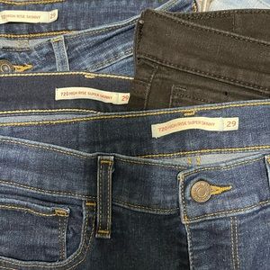 LAST CHANCE Levi's high rise skinny jeans